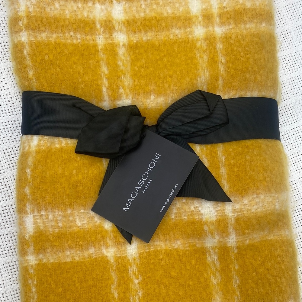 Magaschoni Mustard Plaid Throw Blanket 💛🌻Faux Mohair non shedding